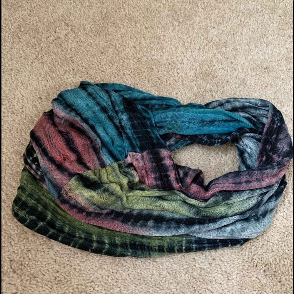 Mudd scarf.